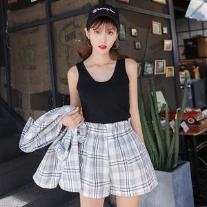 Elastic Waist Black/White Plaid Linen Shorts